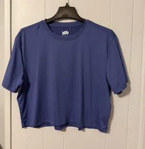 YITTY by fabletics cropped tee size XL  thumbnail 1