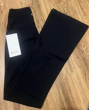 Lululemon SHR Nulu Flared Pant Regular thumbnail 2