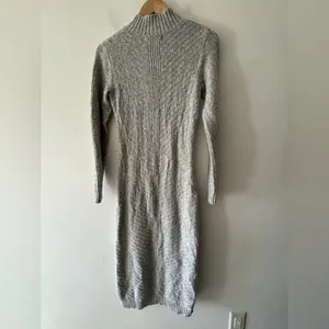Tahari Gray Mock‎ Neck Cable Sweater Midi Dress thumbnail 2