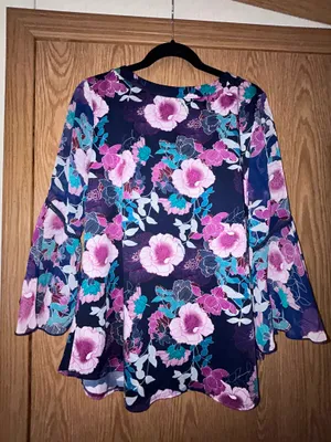 New, PerSeption Concept Floral Print Bell 3/4 Length Sleeves V-Neck Blouse Shirt Top Size XL thumbnail 7