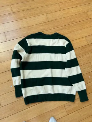 Green and white brandy Melville sweater thumbnail 2