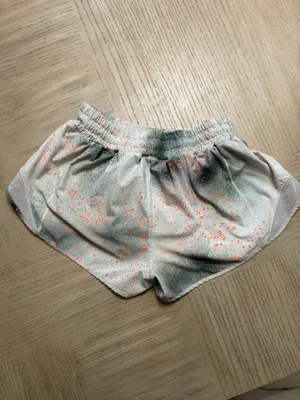 Lululemon Shorts Hotty Hot 2.5" thumbnail 2