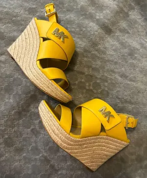 Heels  thumbnail 1