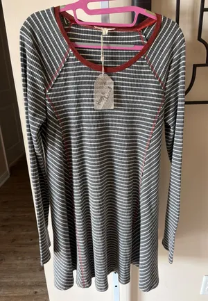 Hem & Thread Womens Small Gray Striped Ribbed Knit Tunic Top Long Sleeve Swing thumbnail 1