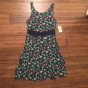 Forever 21 Floral Fit & Flare Dress Lace Cutout Waist Size Small NWT thumbnail 2