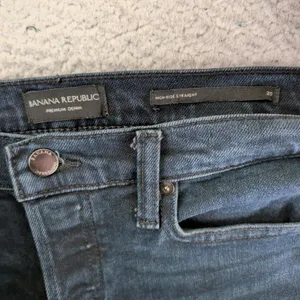 Banana Republic High-Rise Straight Jeans Dark Wash Raw Hem Button Fly‎ 442797 25 thumbnail 4