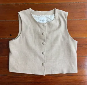 Maison d’Amélie Cream Cropped Button-Up Vest French Chic Minimalist Sz 8 💛🍄 thumbnail 1
