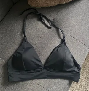 Boutique Triangle bikini top from Italy thumbnail 1
