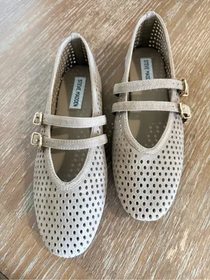 Steve Madden Women’s taupe perforated flats. Size 7.5 thumbnail 1