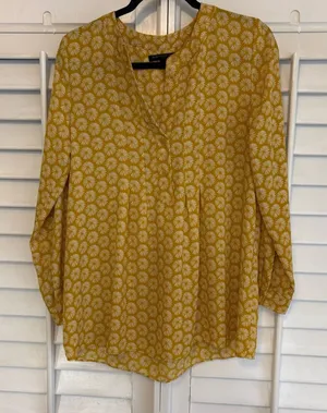 Banana Republic Gold Floral Blouse Size‎ Small thumbnail 1