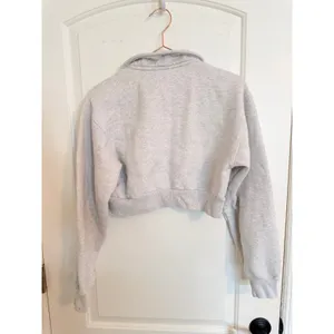 Tna Sweatshirt‎ Women S Grey Cozy Fleece Perfect Quarter Zip Cropped Pullover thumbnail 7