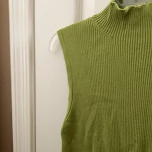 FINAL MARKDOWN Investments ribbed sleeveless top large thumbnail 2
