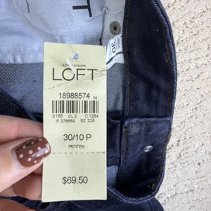 Women's NEW Loft Size 10/30 Petite Straight Leg Dark Wash Jeans thumbnail 5