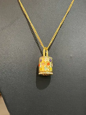 Elegant Gold Necklace with Colorful Pendant thumbnail 4