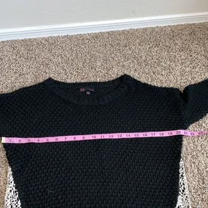 5/$30 🎈 Takeout medium black cropped sweater‎ thumbnail 5