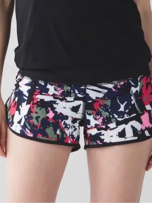 Lululemon Speed Up Shorts Size 8 thumbnail 1