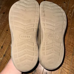 Crocs tan closed toe washable 8/10 rubber slip on clogs thumbnail 2