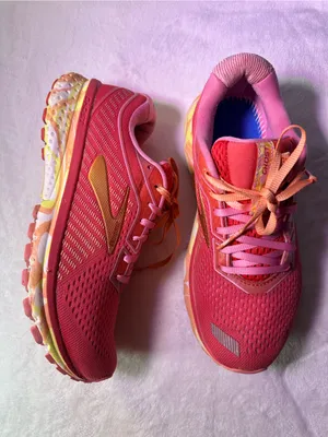 Brooks Women's Pink Athletic Running Shoe - Breathable Support thumbnail 5