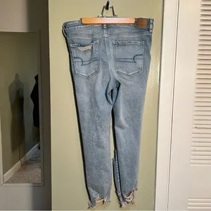 American Eagle Women's Size 16‎ Short Hi-Rise Jegging Light Wash Destroyed High thumbnail 8