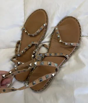 Sandals Brown Size 9 thumbnail 1