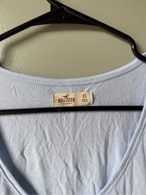 Hollister Light Blue Babydoll Flutter Sleeve V-Neck Top Size XS thumbnail 3