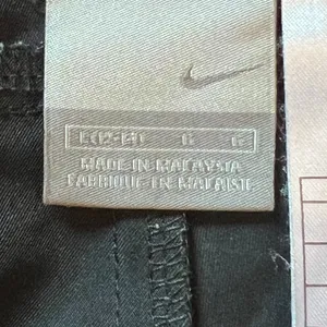 Nike Pants Womens Size L Black Zip Pockets Zip Away Hem Mid Rise Sports Comfort thumbnail 3