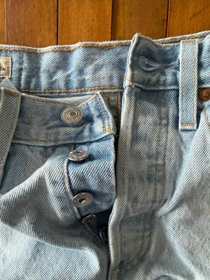 Levis 501 Light Wash Premium Short Jean Shorts 3" Inseam Size 26 thumbnail 3
