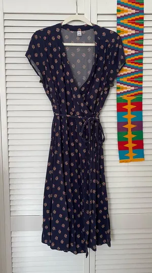 Old Navy Wrap Dress Floral Blue thumbnail 1