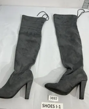 Womans Steve Madden Gorgeous Size 7.5 M Gray Fabric Otk Pullon Heel Boots thumbnail 1