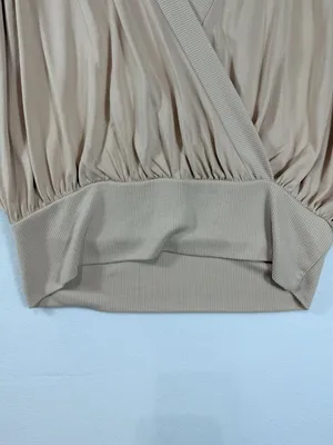 BCBGMAXAZRIA Women’s M Beige Surplice‎ Dolman Sleeve Banded Hem Blouse thumbnail 7