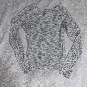 Lululemon Beat The Heat Long Sleeve thumbnail 5