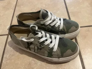 Steve Madden Platform Sneakers Camo thumbnail 2