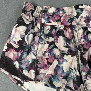 Lululemon Shorts Womens 4 Purple Black Floral Hotty‎ Hot Short 2.5 Lined Mesh thumbnail 3
