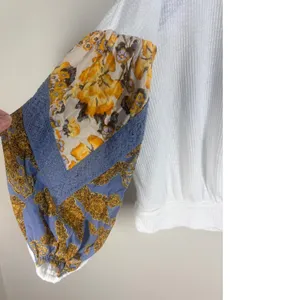 Free People Waffle knit Top XS White Excellent Mixed Media Floral Balloon Sleeve thumbnail 11