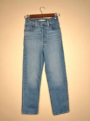 Levi's Women Ribcage Straight Ankle Women's Jeans 24 Capsule Wardrobe Minimalist thumbnail 3