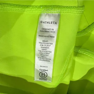 Athleta Stay Fly 9in Shorts Athletic Neon Women’s XS thumbnail 3