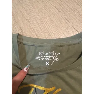 NWEd Hardy Womens Rhinestone‎ Swallow Tattoo Crop Top Olive Green Y2K Tee Small thumbnail 2