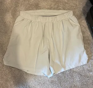 Lululemon Shorts thumbnail 1