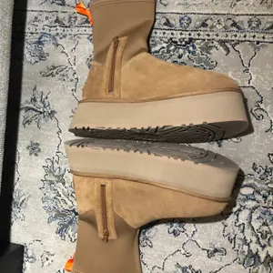 Ugg Classic Dipper platform short boots in Chestnut suede tan thumbnail 7