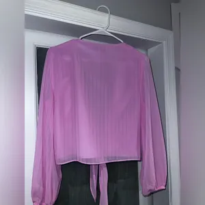 WAYF V-neck Pink Tie Front Blouse Lace Accent Top Small thumbnail 4