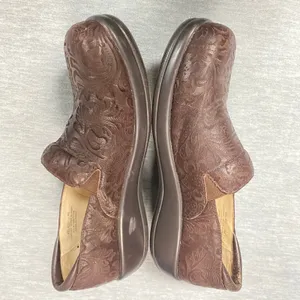 Alegria PG Lite KEL 433 Sz 40 Brown Embossed Leather Clogs Comfort Slip On Shoes thumbnail 13