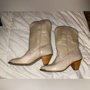 Vintage Dingo Cream Western Leather Boots Size 6.5 thumbnail 5
