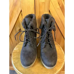 Dana Buchman Brown Lace Up Wedge Ankle Booties Fur Trim Faux Suede Upper Helma 9 thumbnail 2