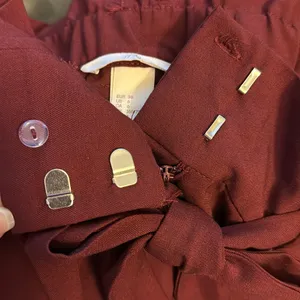 H&M Burgundy trousers thumbnail 5