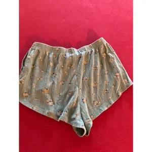 Colsie green floral pajama sleep shorts with pockets Size Medium thumbnail 5