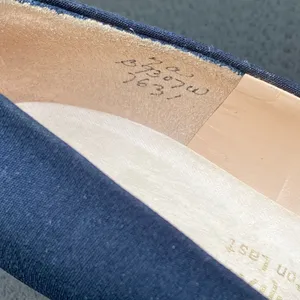 💙 Vintage 1950s or 60s Saks Fifth Avenue Fenton Last Size 7 Navy Blue Kitten Heels Pumps 💙 thumbnail 14
