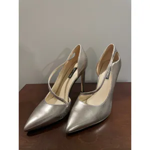 Nine West Heels Champagne Gold Size 8.5 thumbnail 2