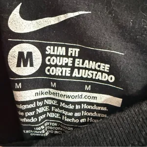 Nike Women’s Slim Fit Black Logo Tee Size Medium thumbnail 3