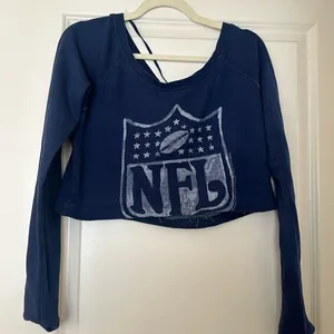 Vintage Y2K NFL football cropped sweatshirt size medium thumbnail 1