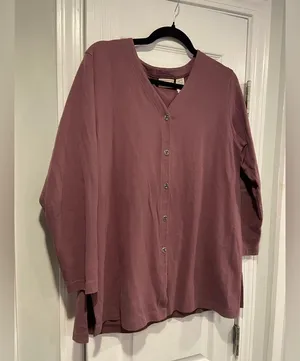L.L. Bean Size MP Plum V Neck Silver Button Long Sleeve Soft Cotton Cardigan thumbnail 4